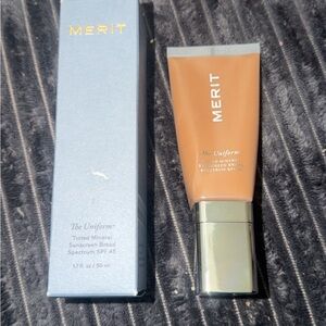 Merit The Uniform Tinted Mineral Sunscreen Foundation - Warm Tan